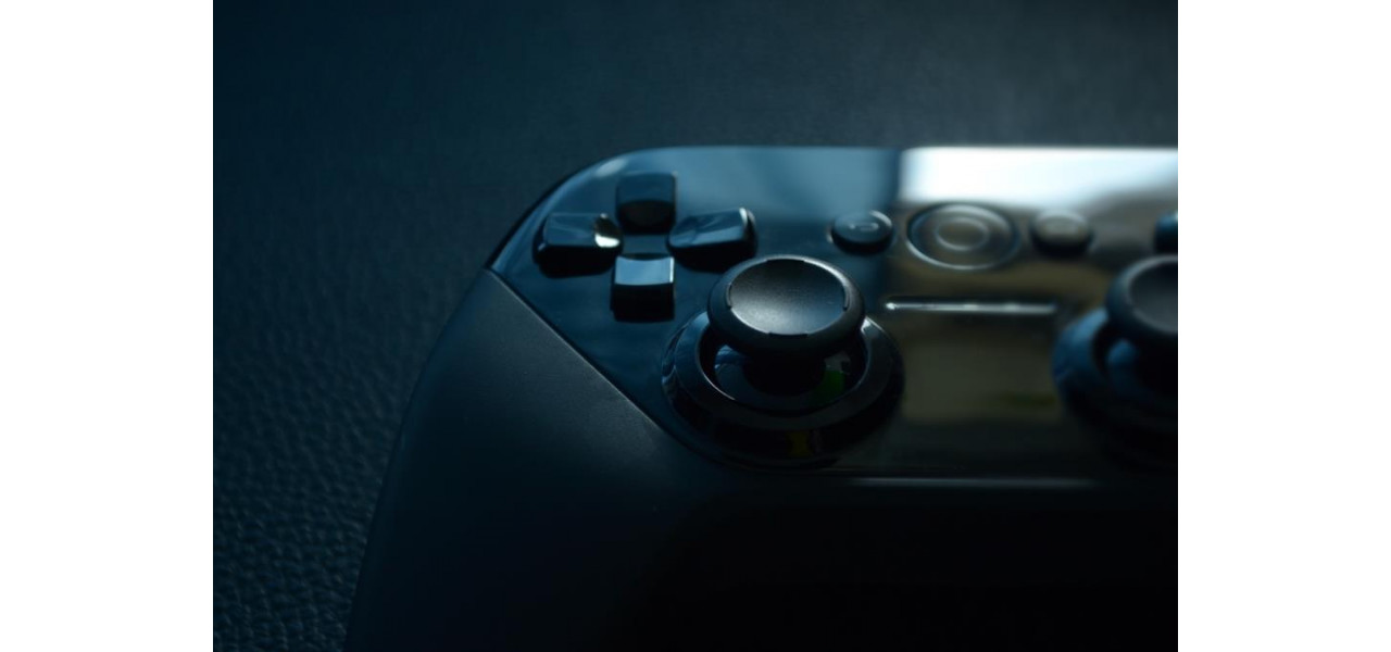 Impactul controlerelor cu joystick asupra creativitatii si imaginatiei jucatorilor.