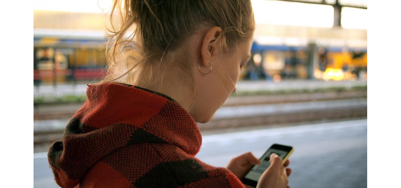 Impactul telefoanelor fixe asupra accesului educational.