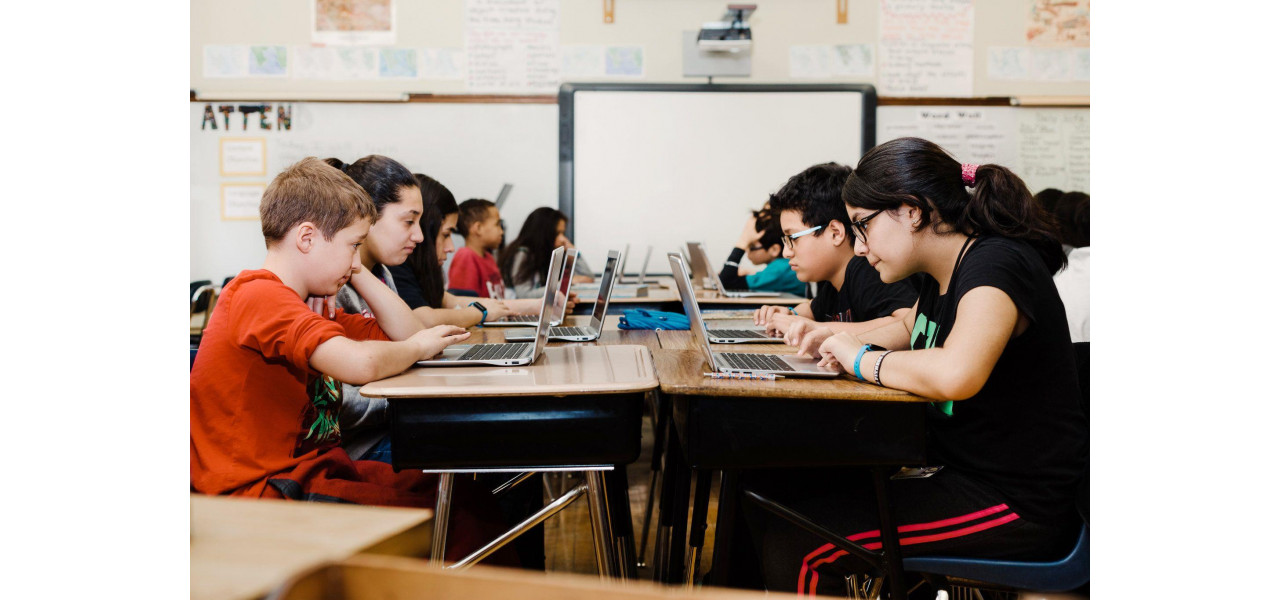 Impactul laptopurilor asupra experientelor de invatare care transforma educatia.