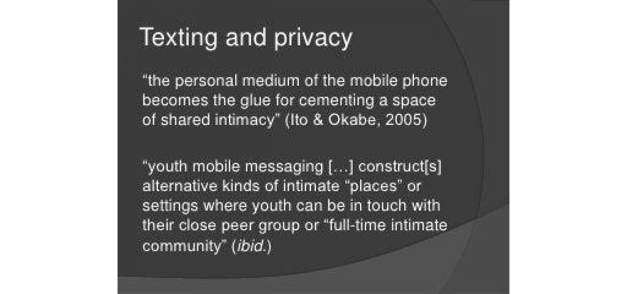 Impactul dispozitivelor mobile asupra relatiilor: cresterea sau impiedicarea intimitatii.