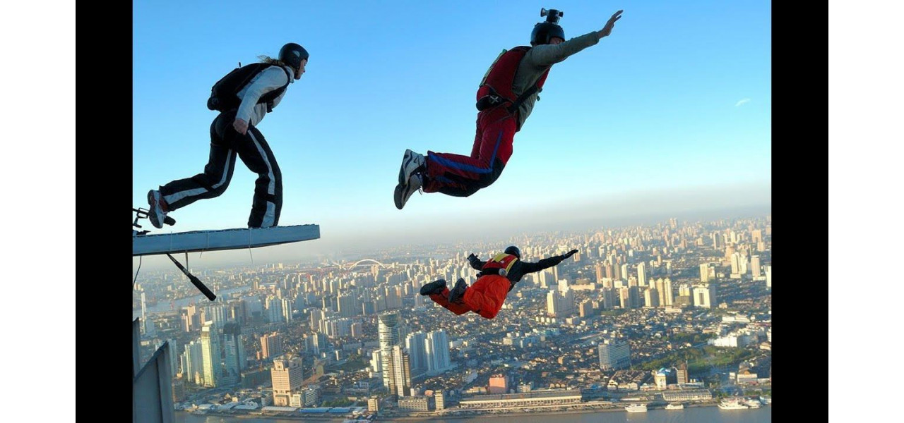 Impactul proiectoarelor in evenimente sportive extreme: vizualizarea actiunii alimentate de adrenalina.