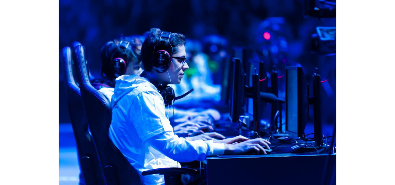Impactul antenelor wireless asupra competitiilor de jocuri si eSports.