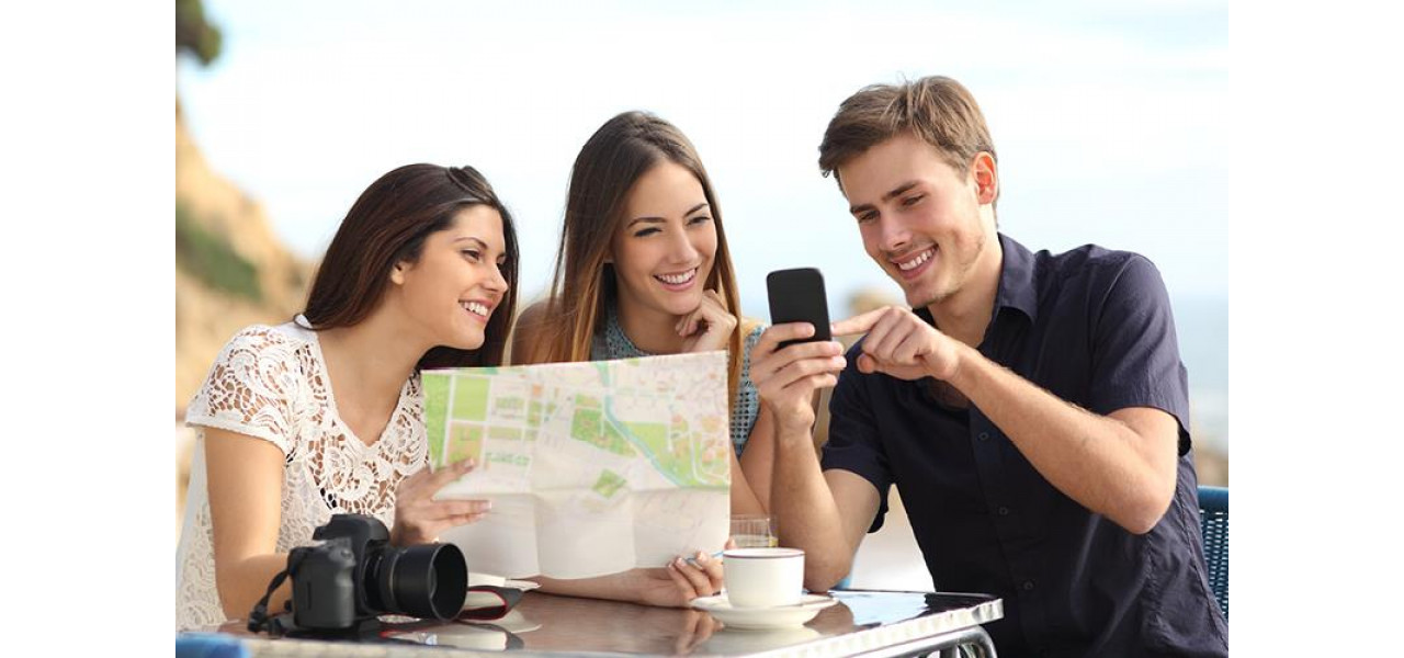 Influenta smartphone-urilor asupra experientelor de calatorie si turism.