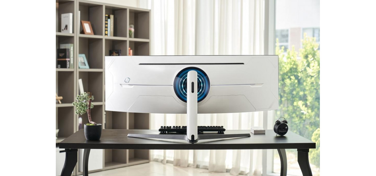 Companionul perfect pentru jocuri: monitoare Samsung cu unghiuri de vizualizare confortabile.
