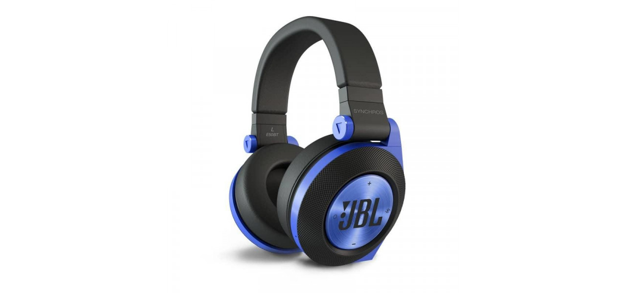 Companionul perfect in aer liber: JBL fara fir Casti pentru cautatorii de aventura.