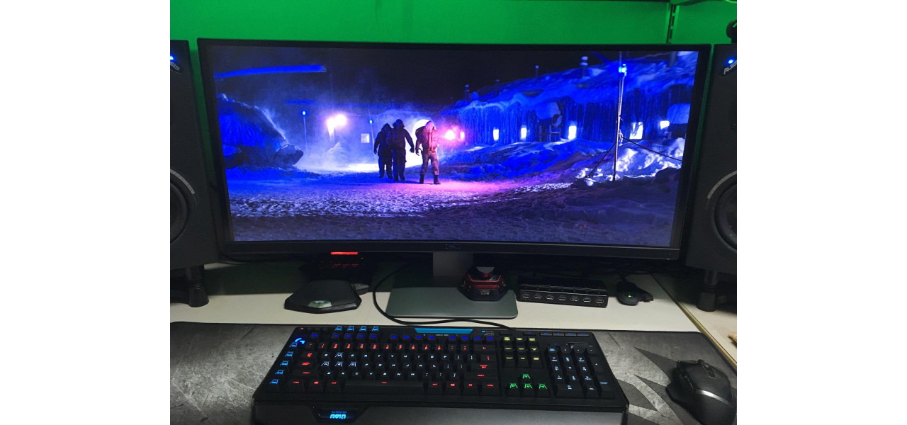Puterea monitoarelor ultrawide pentru vizionarea captivanta a filmelor.