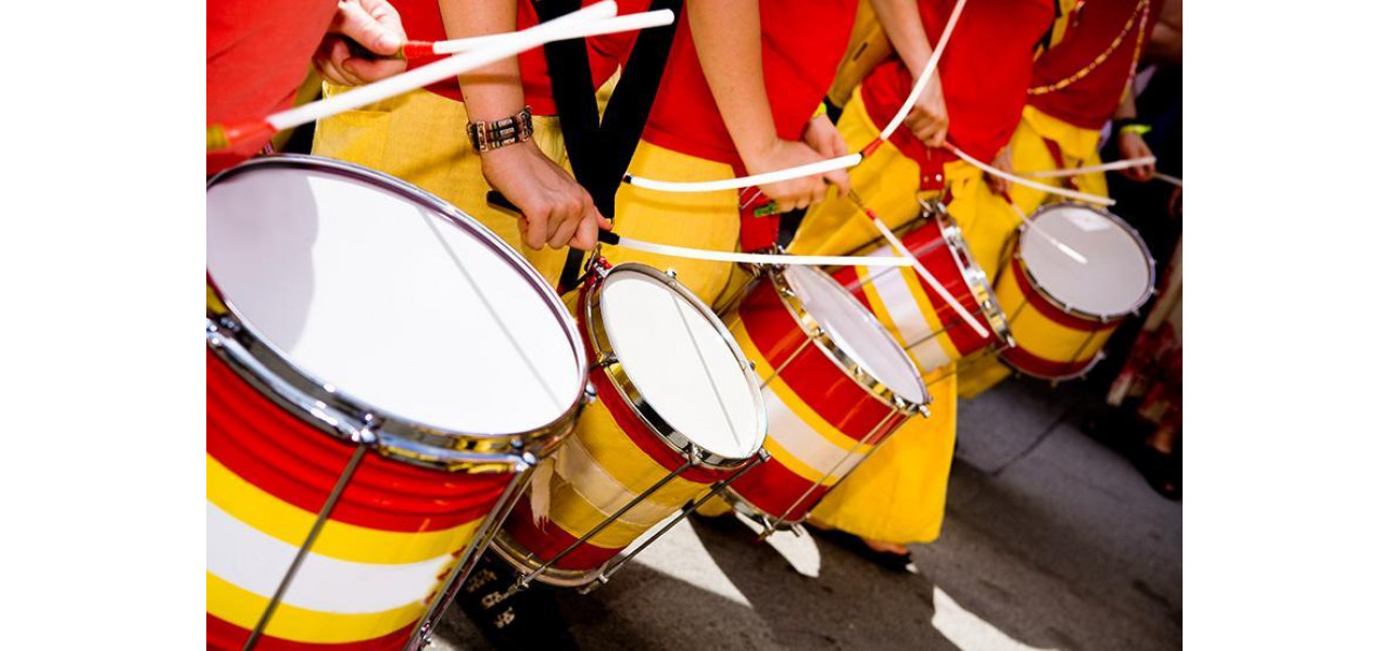 Ritmul Samba: Explorand percutia braziliana.