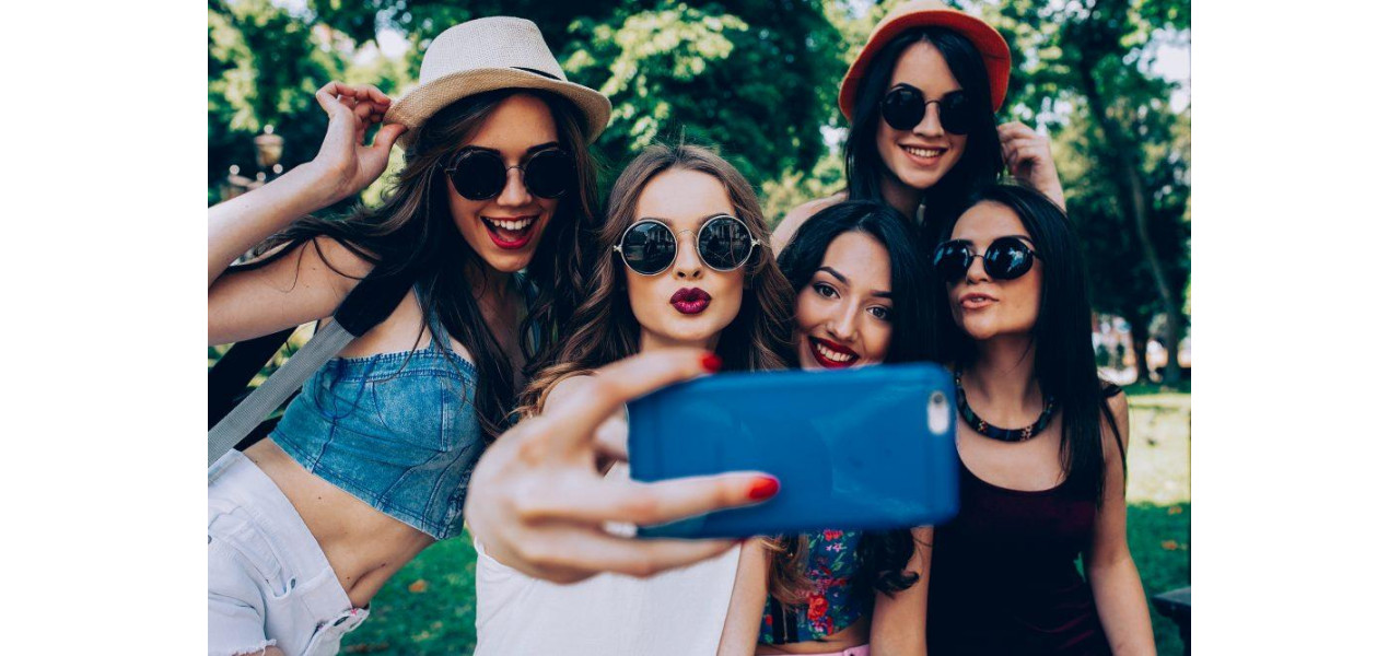 Cresterea culturii selfie si influenta acesteia asupra imaginii corporale.