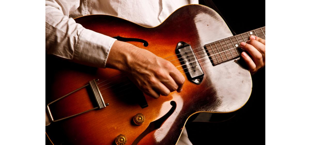 Rolul chitarelor acustice in muzica jazz.