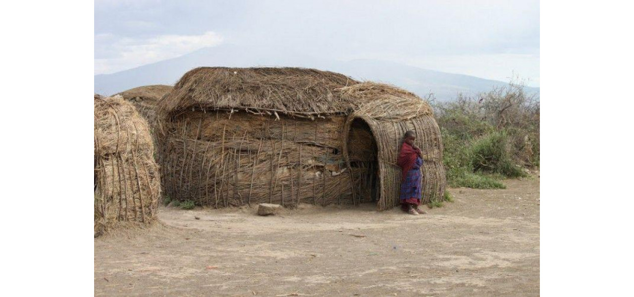Rolul Caselor Traditionale Huse si Genti in Folclor si Legende.