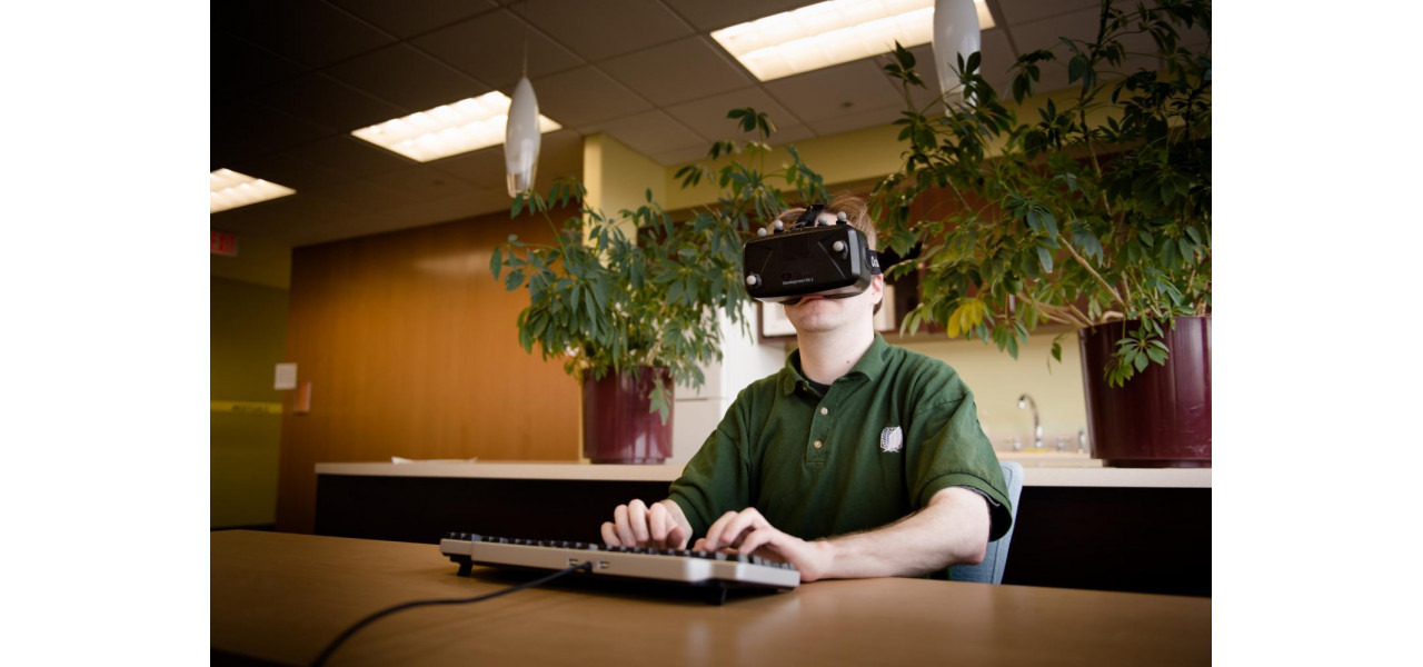 Rolul tastaturilor in jocurile in realitate virtuala: comenzi imersive pentru lumile virtuale.