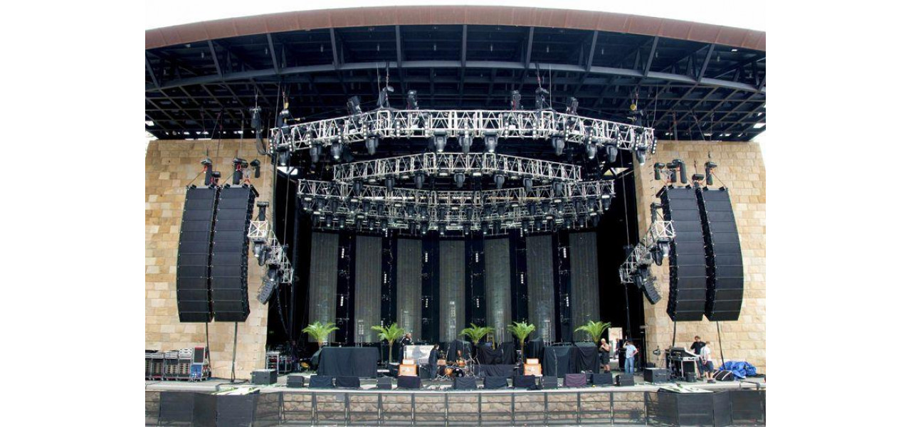 Rolul amplificatoarelor stereo in locuri publice si auditorii.