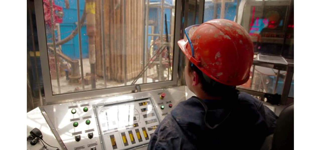 Rolul telecomandelor in operatiunile platformei petroliere Telecomanda si siguranta.