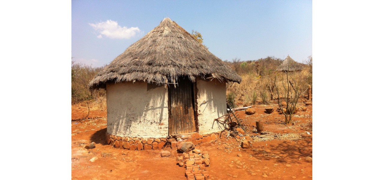 Spatiile Sacre din Casele Traditionale Huse si Genti.