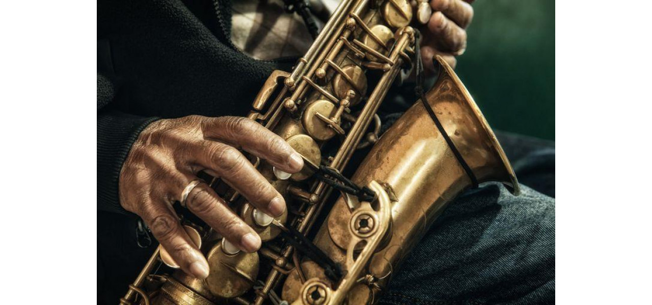 Impactul saxofonului asupra stilurilor de jazz timpurii.