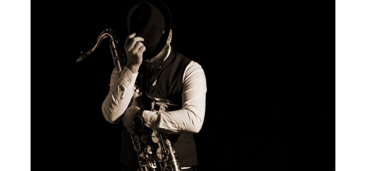 Influenta saxofonului asupra muzicii de flamenco si chitara latina.