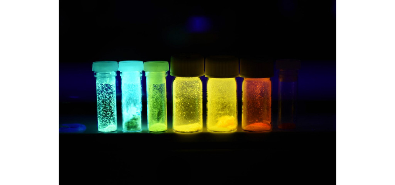 stiinta stralucirii: Dezvaluirea misterelor reactiilor luminescente.