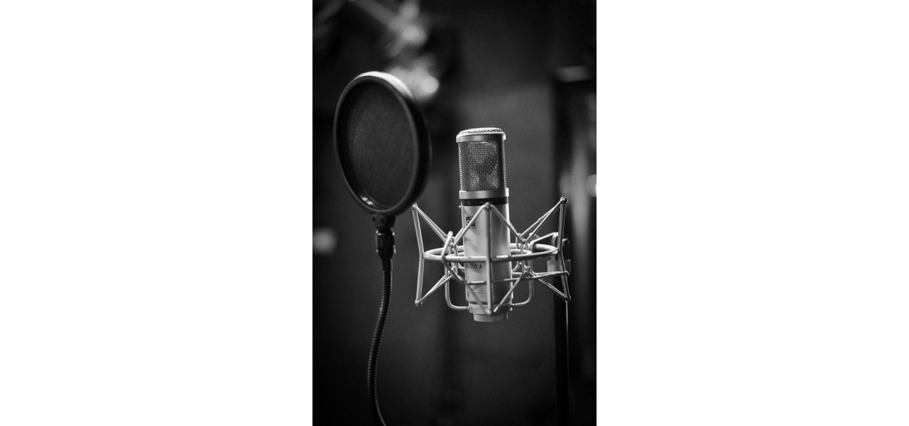 Secretul inregistrarilor vocale profesionale: selectia si tehnica microfonului.