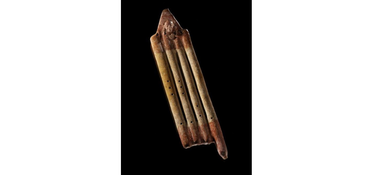 Sunetele unice ale instrumentelor de suflat Maya antice.