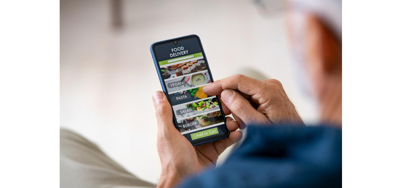 Comoditatea de neegalat al aplicatiilor mobile de livrare a alimentelor.