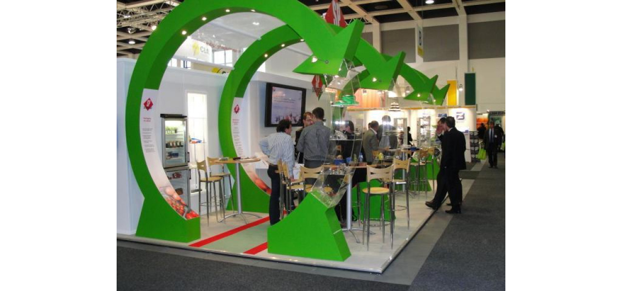 Utilizarea megafoanelor in expozitii si expozitii atrage atentia si stimuleaza implicarea.