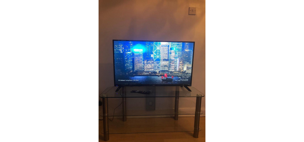 TV JVC: Combinatia perfecta de stil si performanta.