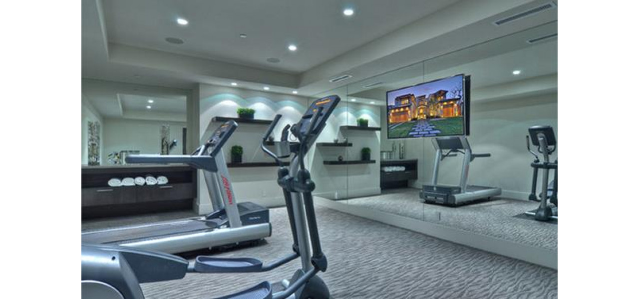Idei de montare TV pentru o sala de sport contemporana.