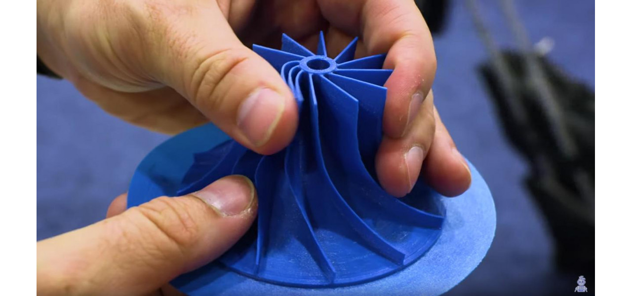 Deblocati noi posibilitati cu filamentul flexibil de imprimare 3D.
