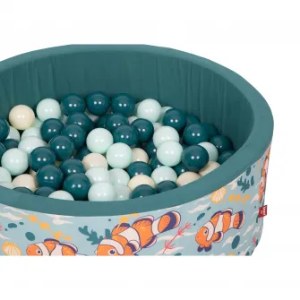 Piscina uscata cu bile pentru copii, Knorr Toys, contine 150 bile multicolore, umplutura din spuma moale, husa bumbac 100% detasabila si lavabila, diametru 90 cm, inaltime 30 cm, 0 Luni+, Clownfish