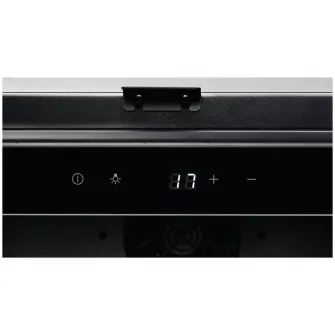 Racitor de vinuri incorporabil Electrolux EWS4020B5B, capacitate 20 sticle, raft lemn, control electronic, usa reversibila, clasa energetica G, Inaltime 82 cm, Sticla neagra