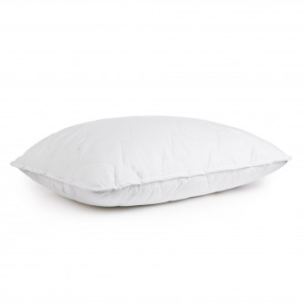 Perna matlasata Hotel Supplier, 50 x 70 cm, tesatura bumbac, lavabila la 90°C, nivel fermitate medie spre tare