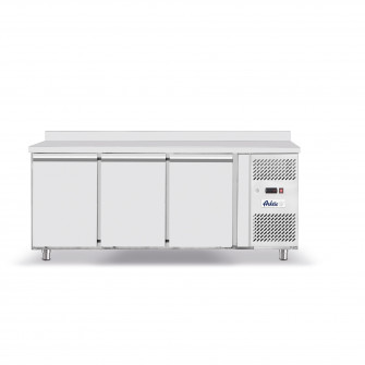 Masa rece cu 3 usi profesionala, inox, ARKTIC by Hendi Profi Line, 420 L interval temperatura -18˚/-22˚C, 600 W, 1795x700x(H)850 mm