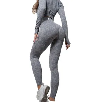 Set costum fitness FitTronic Y740 Gray, marimea M, croiala moderna, ce pune in valoare formele, material ce se muleaza pe corp