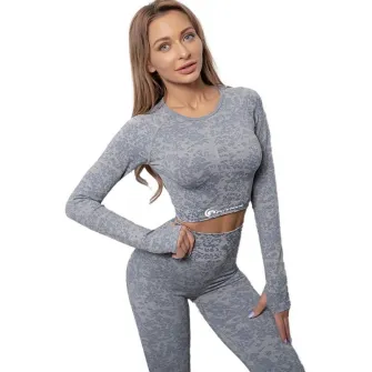 Set costum fitness FitTronic Y740 Gray, marimea M, croiala moderna, ce pune in valoare formele, material ce se muleaza pe corp