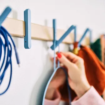 IKEA PS 2026 cuier 5 agatatori, lemn masiv mesteacan