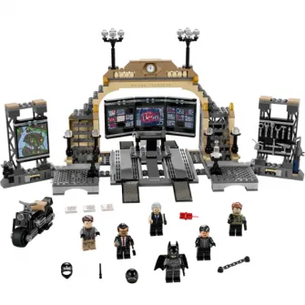 LEGO ''Baza lui Batman – Fata in fata cu Riddler'', 581 elem.