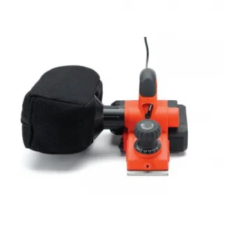 Rindea electrica Black & Decker KW750K-QS, 750 W, 230 V, 16.500 oscilatii/min, 2 mm adancime rinduire, 82 mm latime lucru, 8 mm adancime maxima de faltuire, 3 m lungime cablu