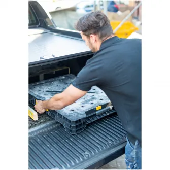 Masa de lucru pliabila Stanley FatMax Express FMST1-75672, capacitate maxima 450 kg, suprafata de lucru mare: 85 x 61 cm pentru o varietate de aplicatii, bancul de lucru este compatibil cu toate clemele Stanley FatMax