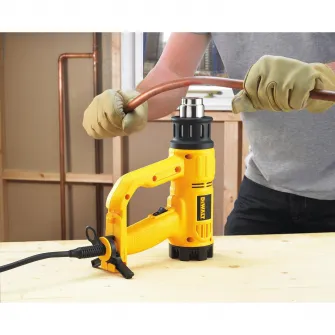 Suflanta cu aer cald DeWalt D26411, 1800 W, 450 l/min debit aer, 600В°C temperatura maxima + duza conica + duza lata in forma de coada de peste